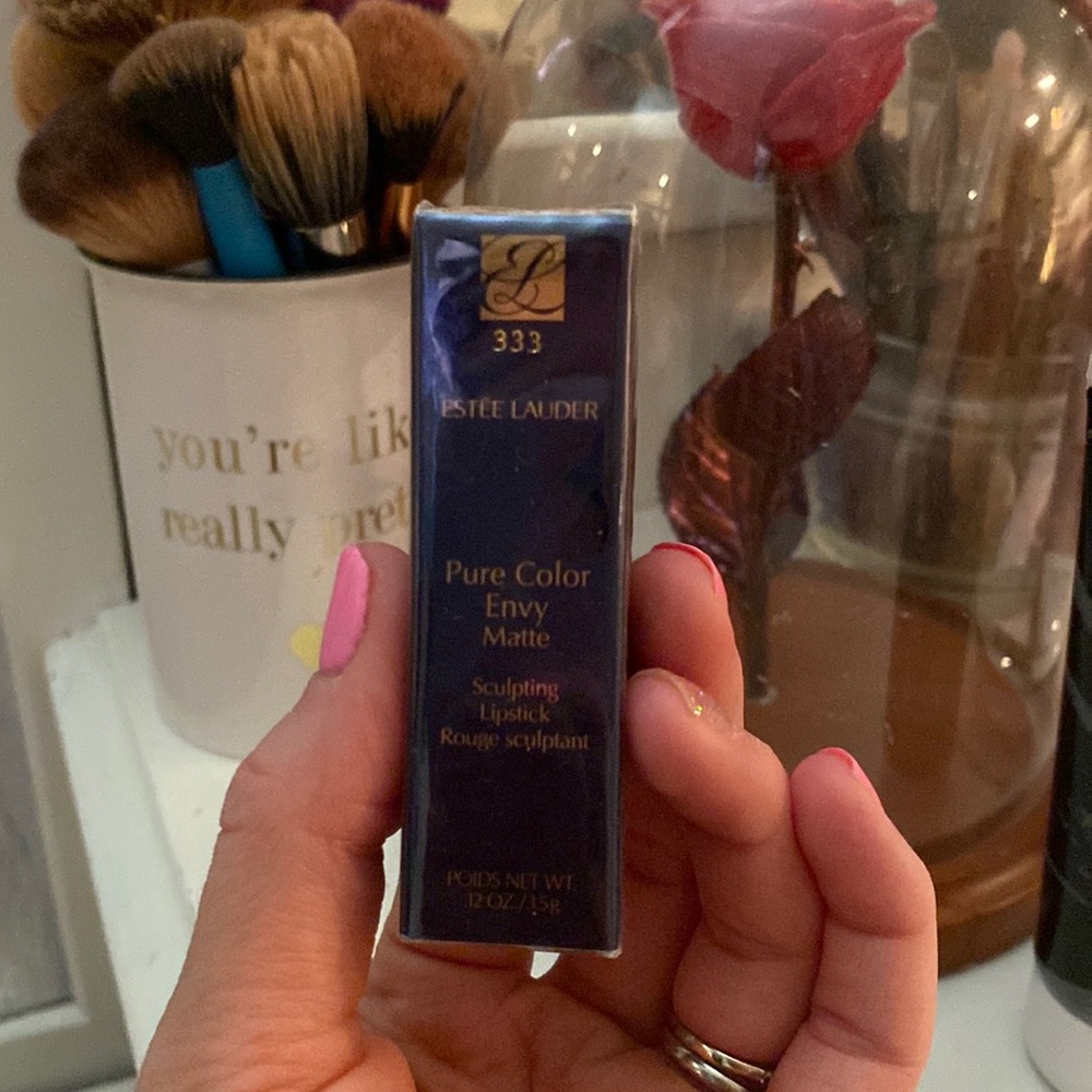 Estée Lauder Pure Color Envy Matte Sculting Lipstick 💄